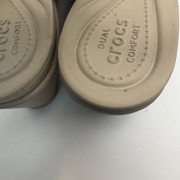 Crocs Leigh Ann Slingback Wedge Heels Womens Sz 9 Beige Fabric Sandals EUC - Picture 9 of 16